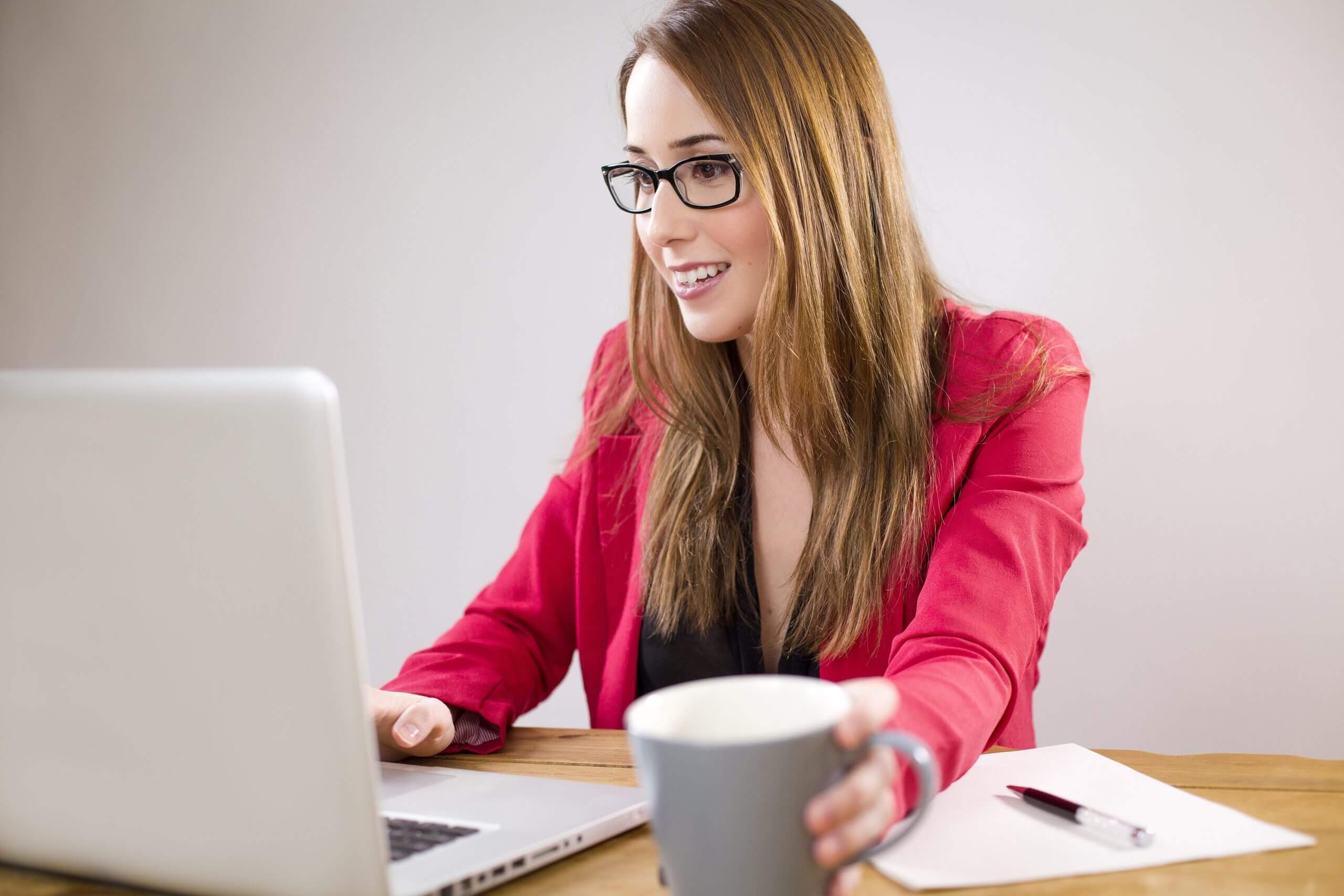 Using LinkedIn to Find Job Applicants job listing